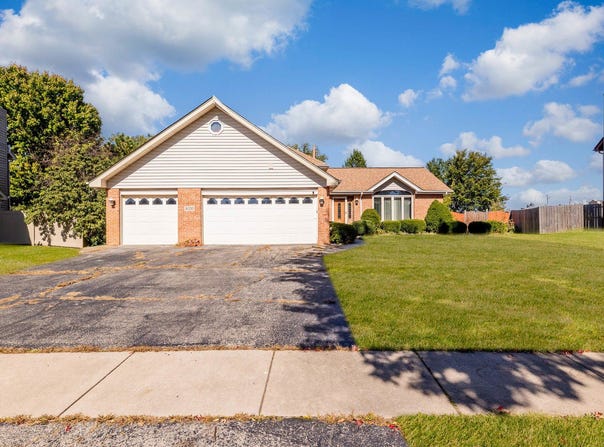 16350 Winding Creek Road, Plainfield, IL 60586
