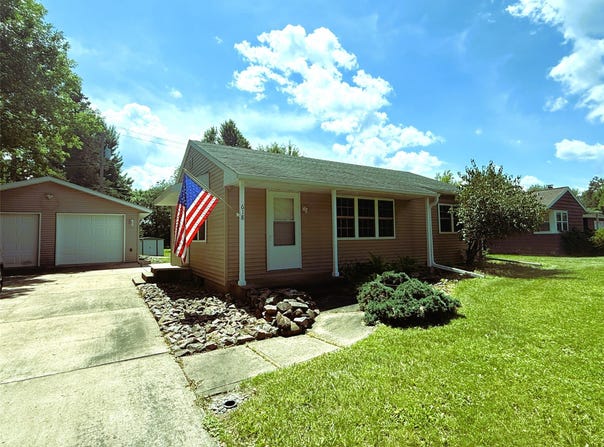 618 Park Avenue E, Ladysmith, WI 54848