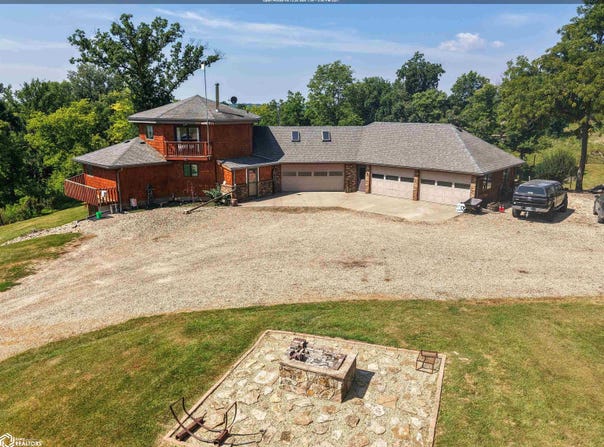 2764 D Avenue, Garwin, IA 50632