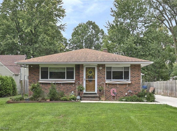 4695 Martin Drive, North Olmsted, OH 44070