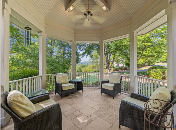 110 HIGH CREST LN, NELLYSFORD, VA 22958