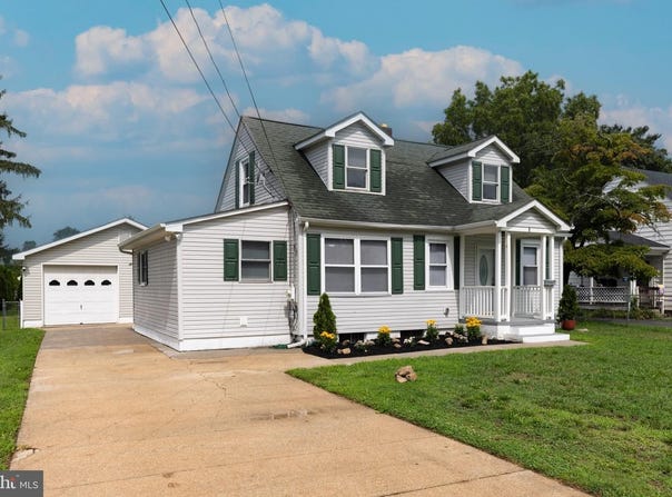 8 WESLEY ST, CAMDEN, DE 19934
