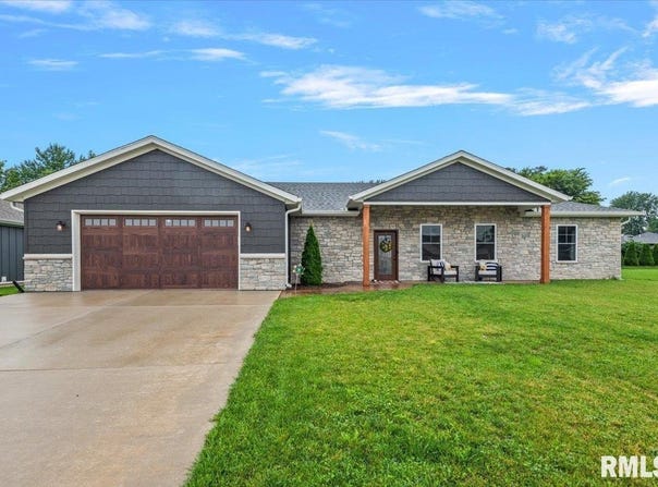 55 Durbin Terrace, Chatham, IL 62629