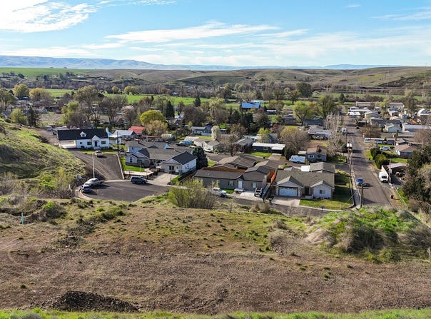 3525 NE KING Pl, Pendleton, OR 97801