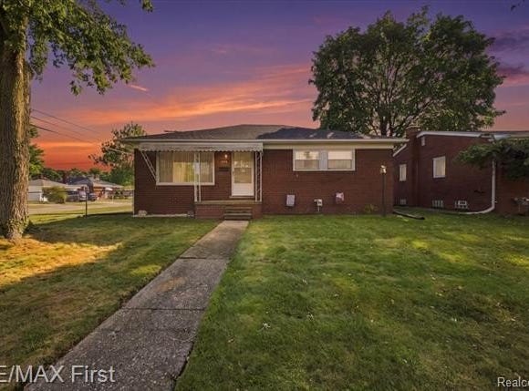 24704 Greenbrier Avenue, Eastpointe, MI 48021