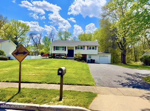 29 Greenleaf Drive, Manalapan, NJ 07726
