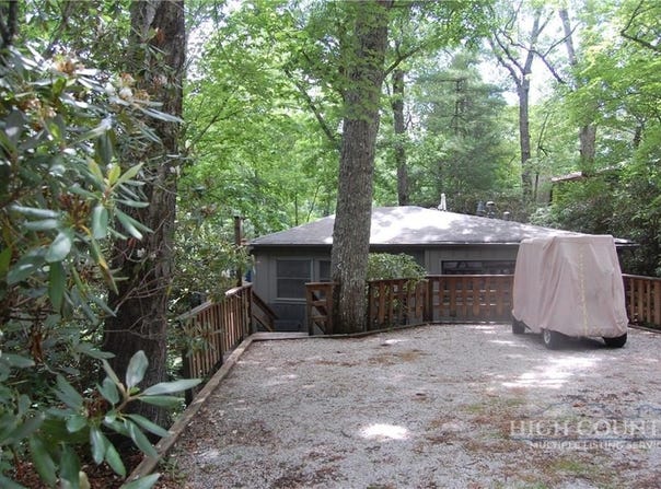 96 Hickory Lane, Newland, NC 28657