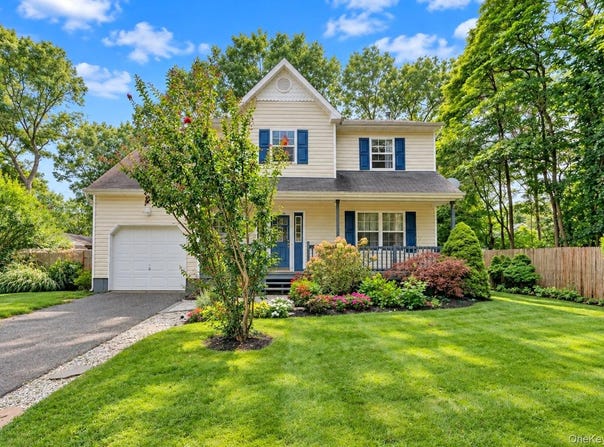 22 Logan Place, Mastic, NY 11950
