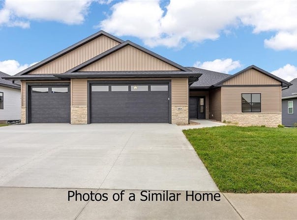 3226 Platinum Way, Marion, IA 52303