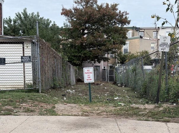 547 GRANT Street, CAMDEN, NJ 08102