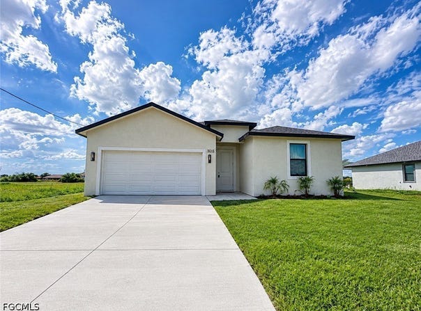 9015 Largo Circle, Labelle, FL 33935