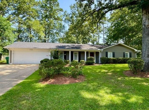 1218 Shady Oak Drive, Kosciusko, MS 39090