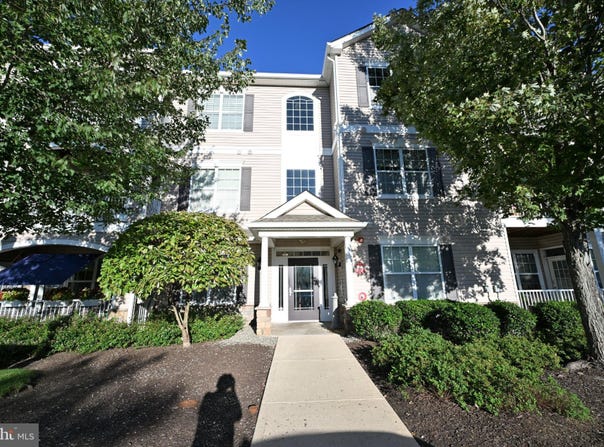1016 TIMBERLAKE Drive, EWING, NJ 08618