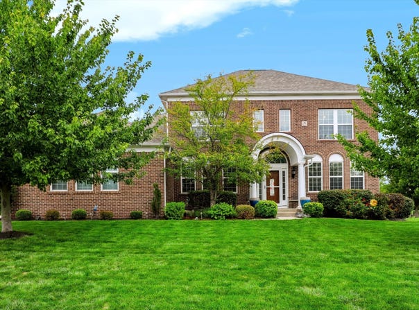 8856 Spring Violet Place, Zionsville, IN 46077