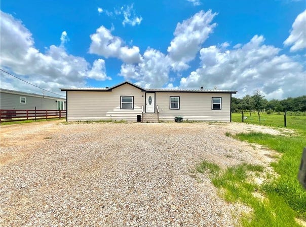 1165 Grubbs, TX 77474