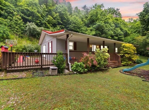 94 Lick Fork Lane, Happy, KY 41754