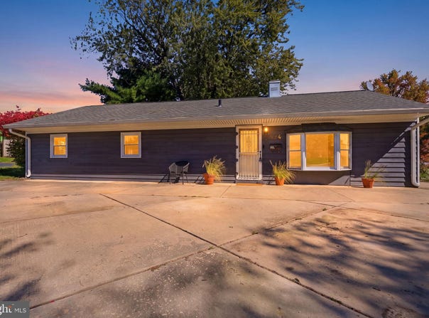 324 DEVON Road, FAIRLESS HILLS, PA 19030