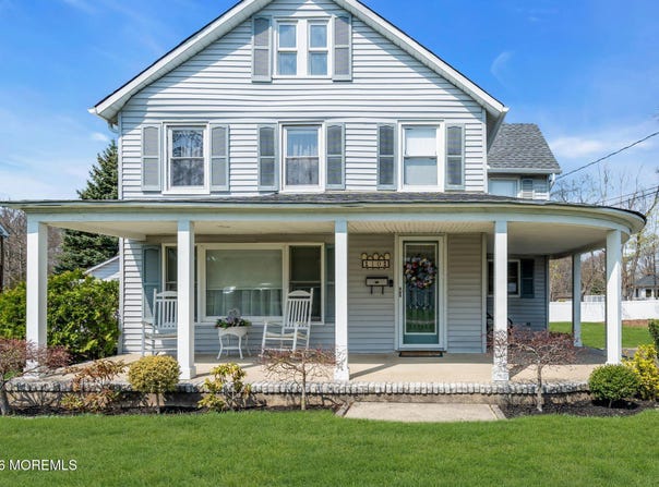 10 Lasatta Avenue, Englishtown, NJ 07726