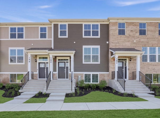 186 E Berkshire Drive, Crystal Lake, IL 60014