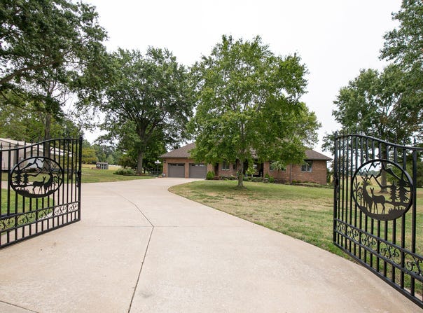 4181 E Farm Road 164, Springfield, MO 65809