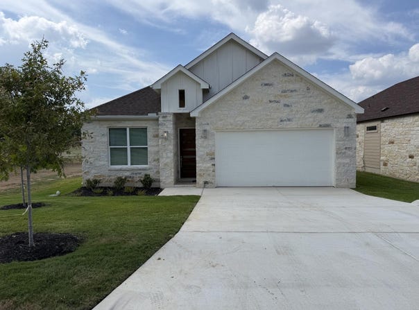 134 Pinehurst, Meadowlakes, TX 78654