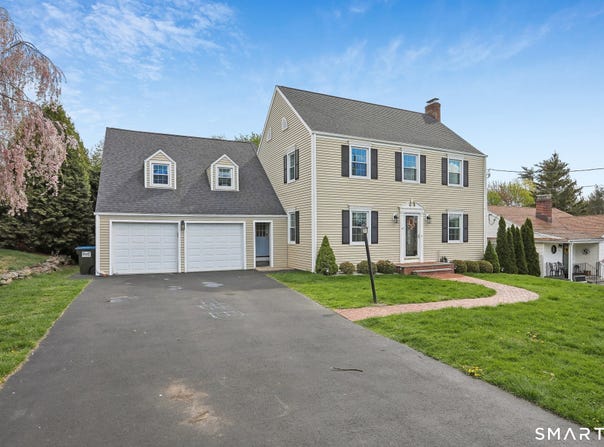 75 Parkway Drive, Trumbull, CT 06611