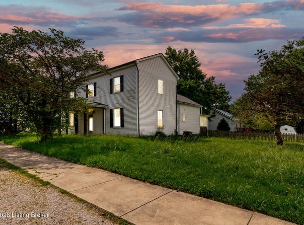 11 E Church St, New Castle, KY 40050