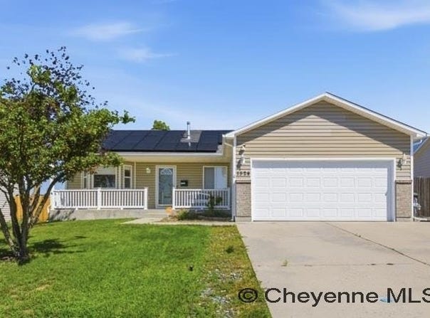 1524 JAZZ DR, Cheyenne, WY 82007
