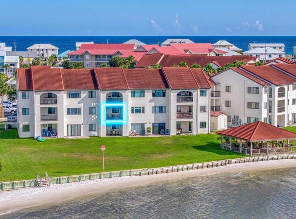 7453 Sunset Harbor Dr, Navarre Beach, FL 32566