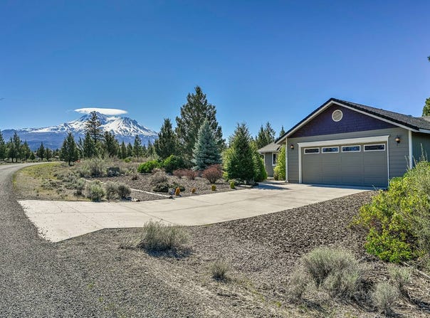 15355 Sherwood Rd, Weed, CA 96094
