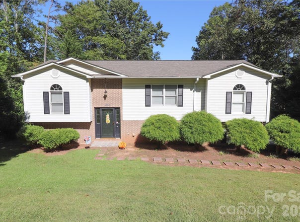 1896 Timber Trace, Morganton, NC 28655