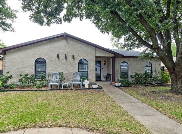 10826 Wallbrook Drive, Dallas, TX 75238