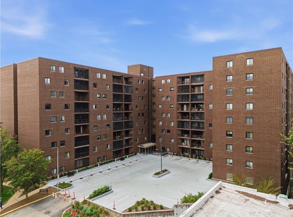 5600 Munhall Rd, Squirrel Hill, PA 15217