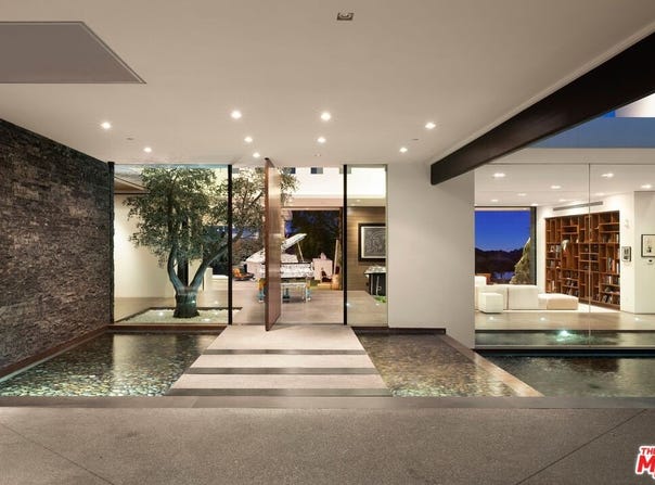 3000 Benedict Canyon Dr, Beverly Hills, CA 90210