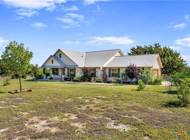 560 Saddle Ridge Drive, Bertram, TX 78605