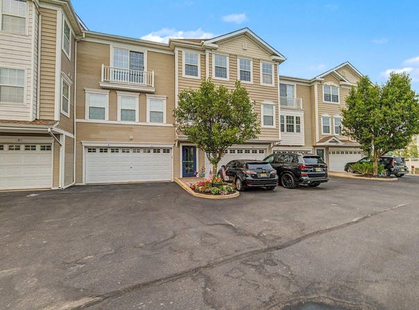 6 Bayside Dr, Somers Point, NJ 08244