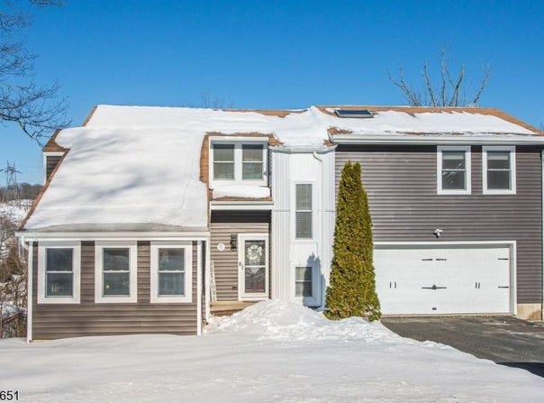 15 Sachem Rd, Jefferson Twp., NJ 07849-1007