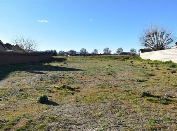 27237 Peach Tree Lane, Helendale, CA 92342