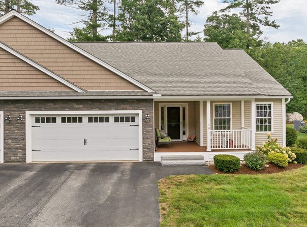 7 Benning St, Amherst, NH 03031