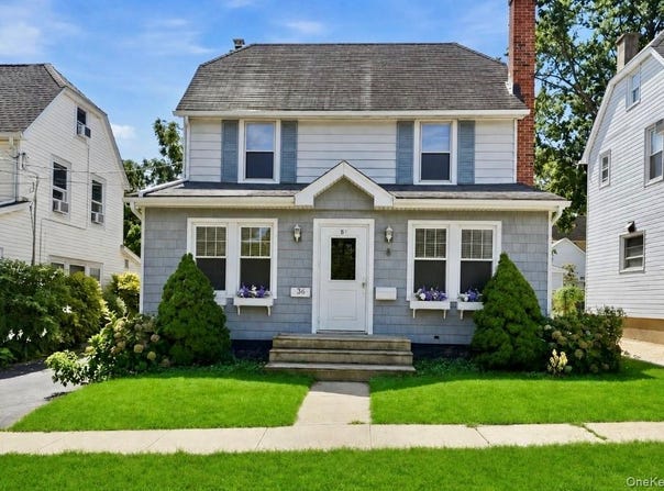 36 Hawthorne Street, Williston Park, NY 11596