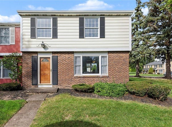 37 Summit Knolls Drive, Webster, NY 14580