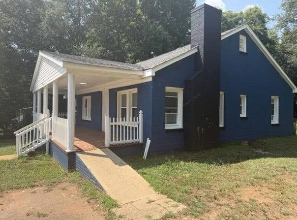 24 Oakland Avenue, Inman, SC 29349