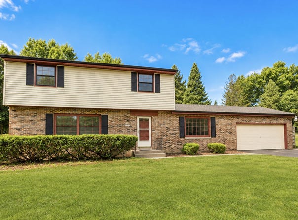 W213N10189 Beech Dr, Colgate, WI 53017