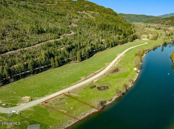 22 Horn Hooked Ln, St. Maries, ID 83861