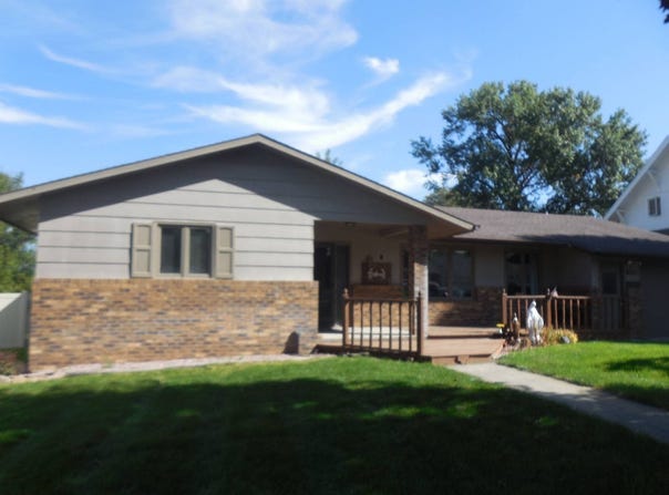 933 S 3rd St, Albion, NE 68620