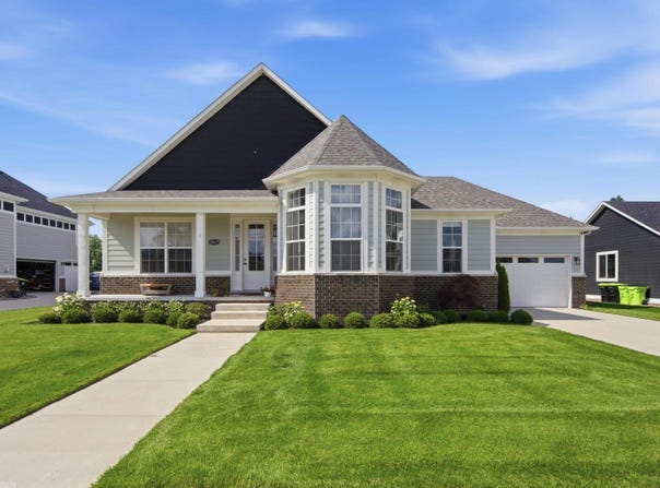 19415 Rachael Drive, Macomb Twp, MI 48042