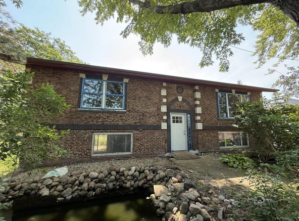 2018 Port Washington Rd, Grafton, WI 53024