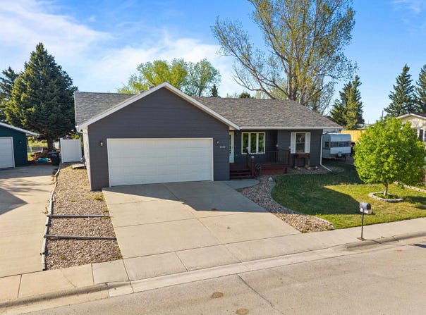 2122 11th Avenue, Belle Fourche, SD 57717