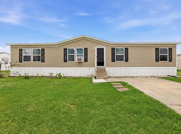 515 Blakefield Dr, Schriever, LA 70395