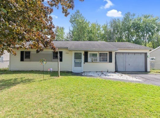 7906 Eisenhower Boulevard, Bridgeport, NY 13030